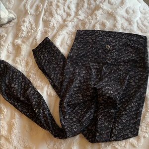 lululemon athletica Pants - Lululemon high rise special edition Wunder Unders lululemon athletica Pants - Lululemon high rise special edition Wunder Unders